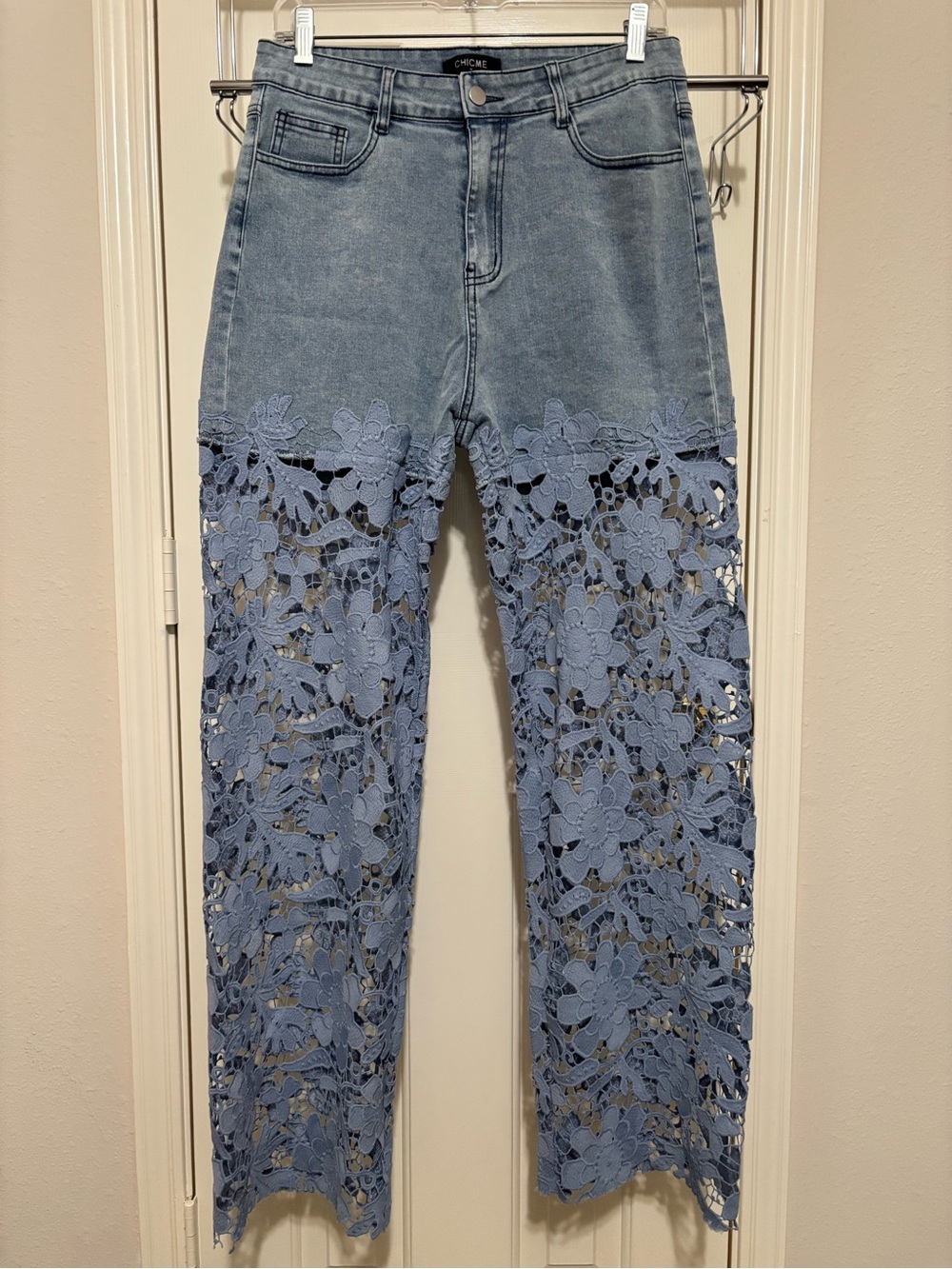 Chic Me Light Blue Thick Lace Panel Jeans - Med. Like new